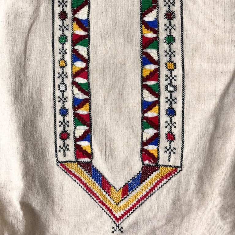 Hem Sade Hem Renkli; Ayancık Keten Bezi